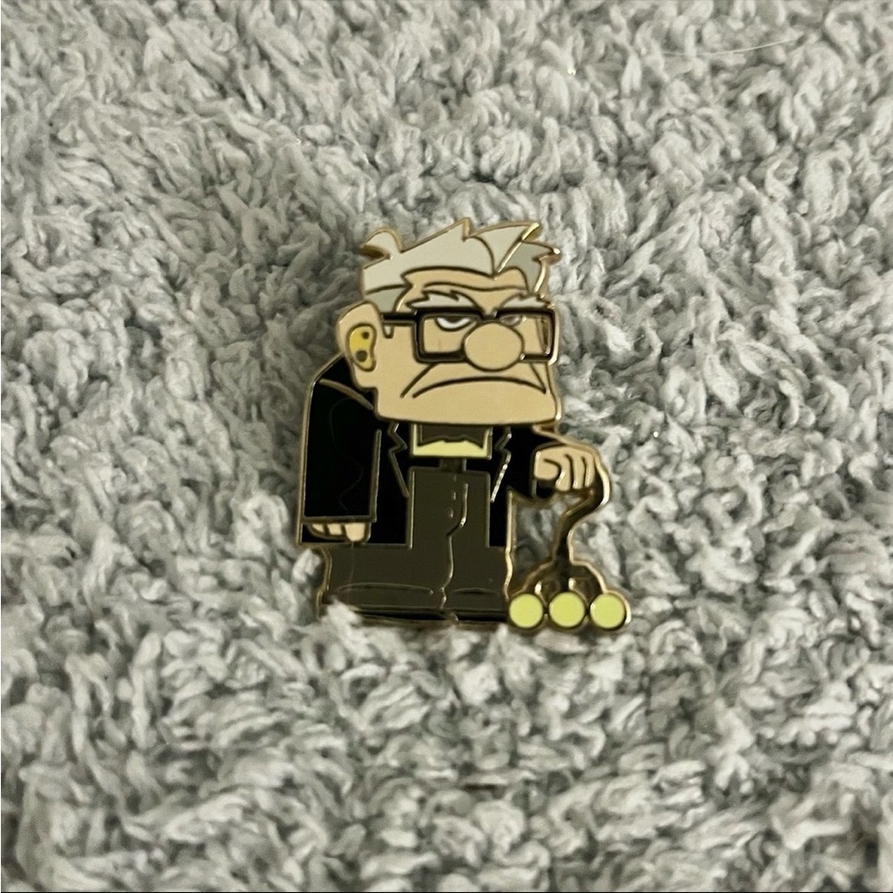 🎁3/$30 Disney Carl Fredricksen Pixar Up Disney Store Pin